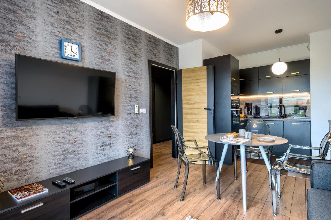 Wola Luxury Stay Varsovie Extérieur photo