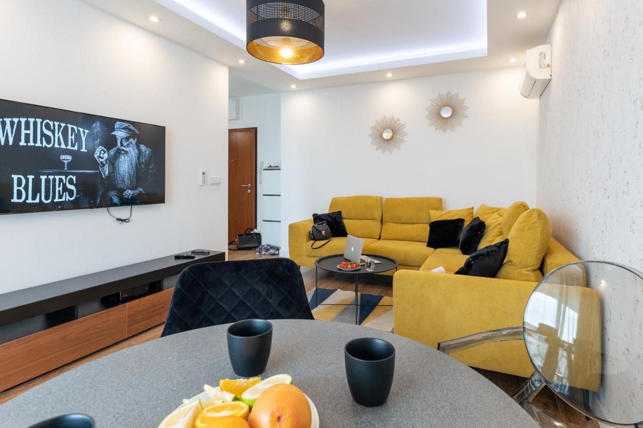 Wola Luxury Stay Varsovie Extérieur photo