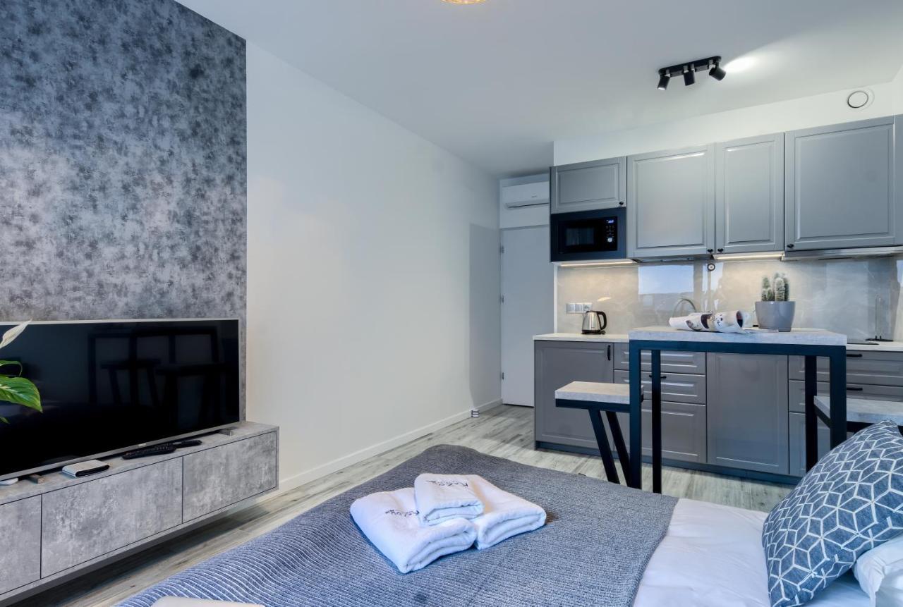 Wola Luxury Stay Varsovie Extérieur photo