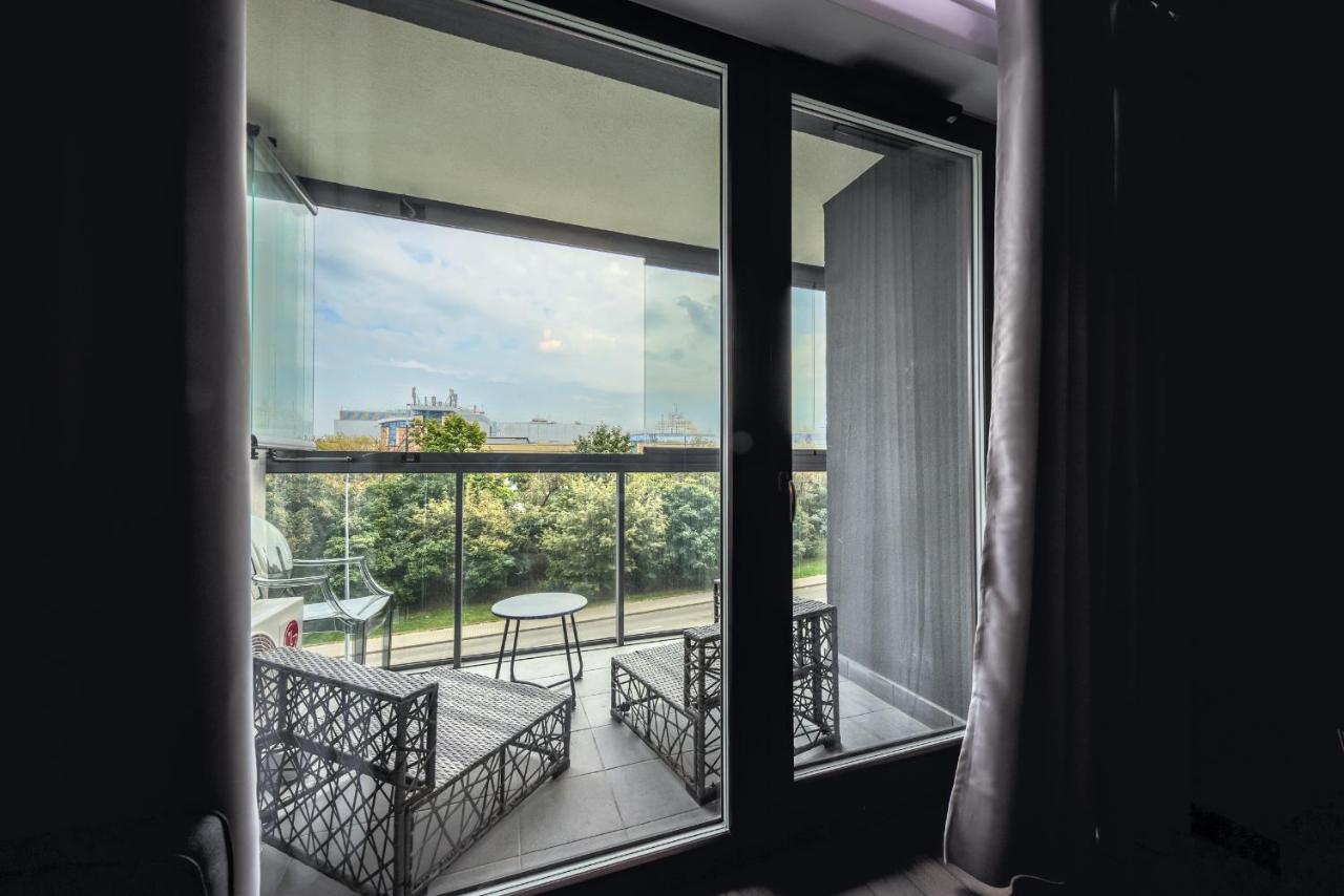 Wola Luxury Stay Varsovie Extérieur photo