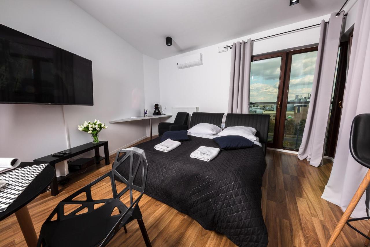 Wola Luxury Stay Varsovie Extérieur photo