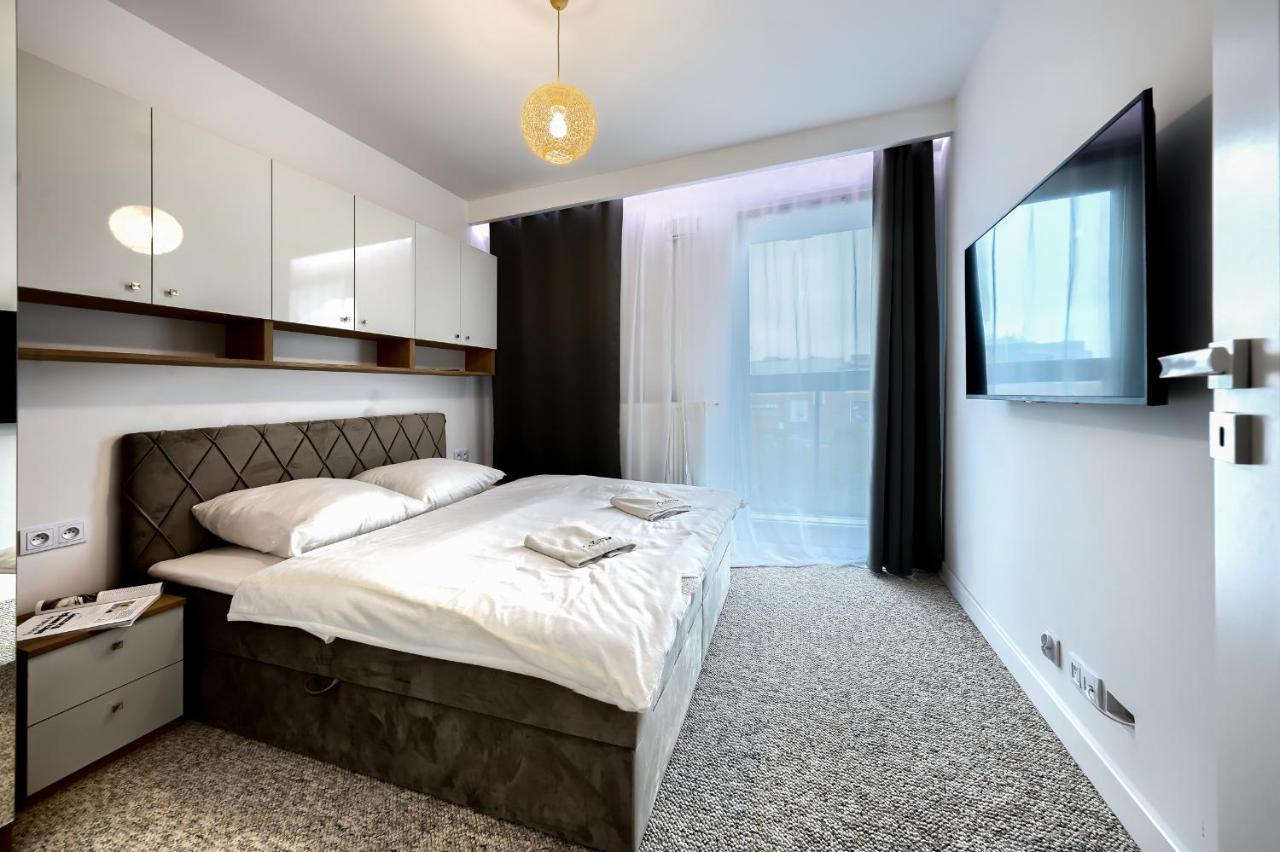 Wola Luxury Stay Varsovie Extérieur photo