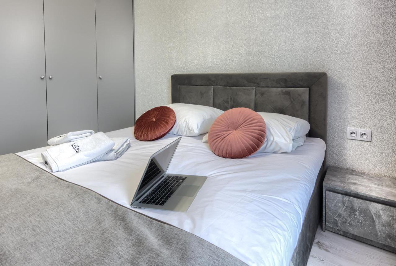 Wola Luxury Stay Varsovie Extérieur photo