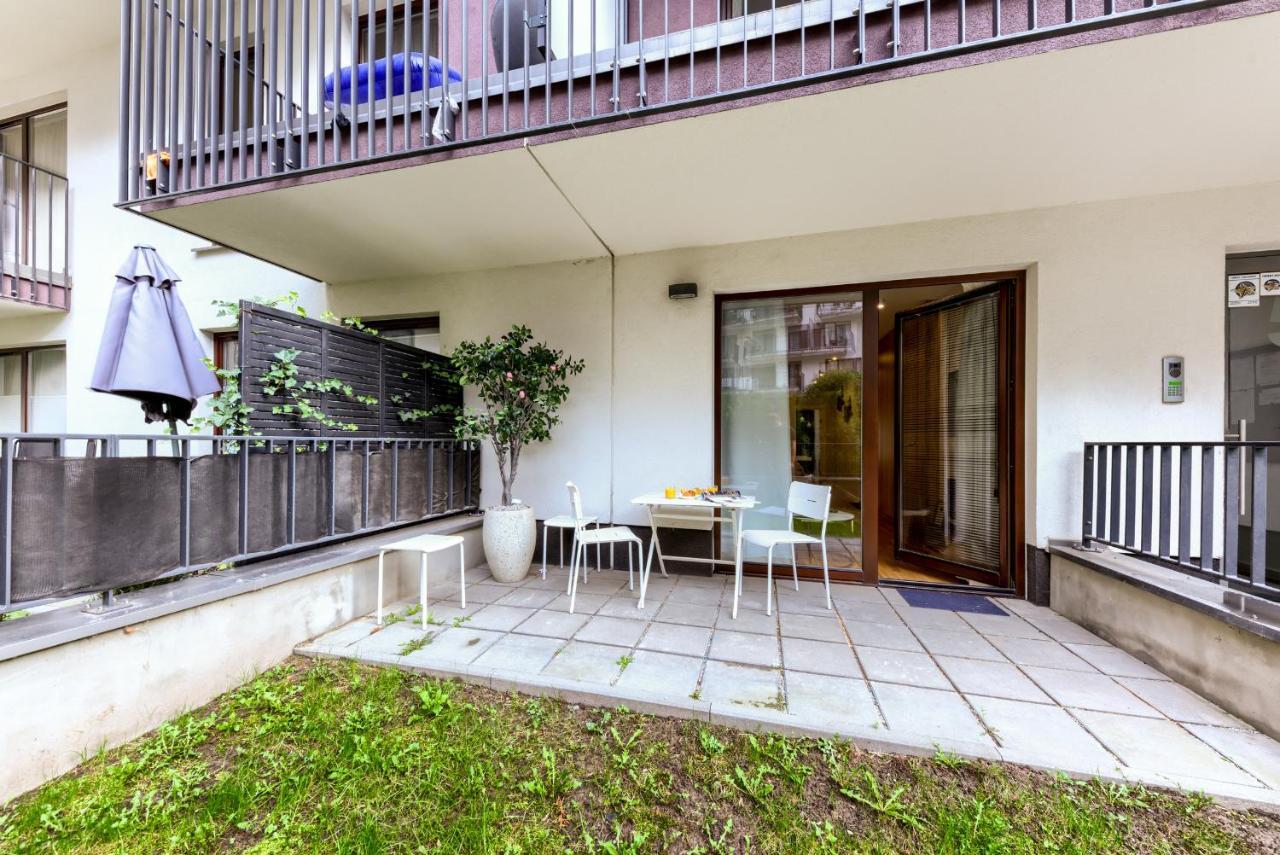Wola Luxury Stay Varsovie Extérieur photo
