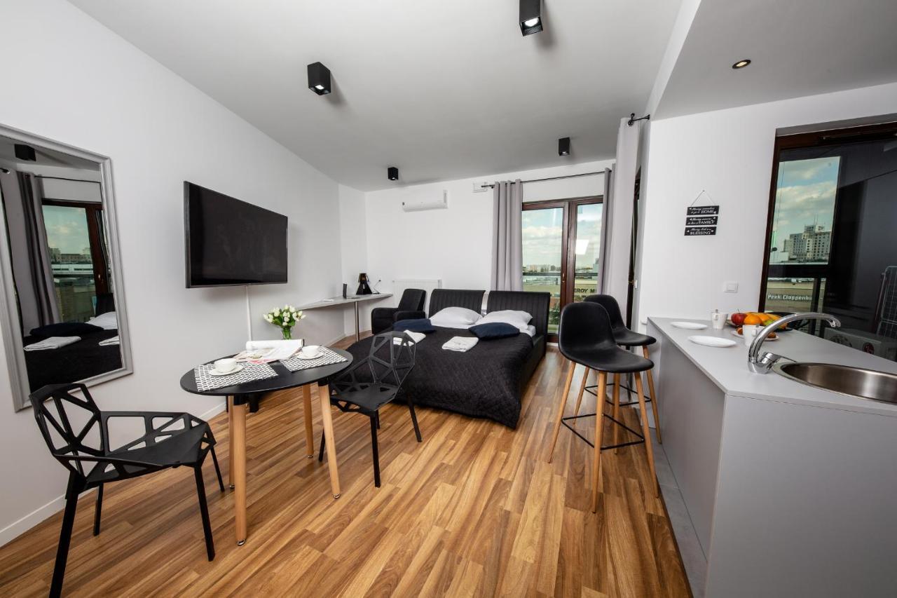 Wola Luxury Stay Varsovie Extérieur photo