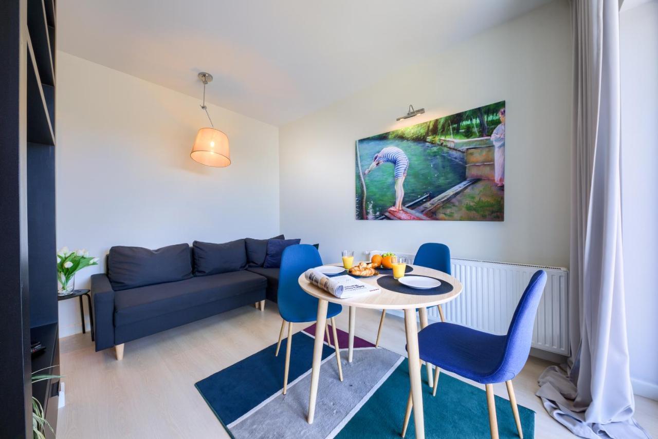 Wola Luxury Stay Varsovie Extérieur photo
