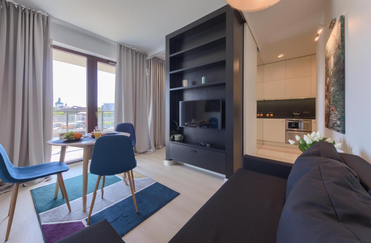 Wola Luxury Stay Varsovie Extérieur photo