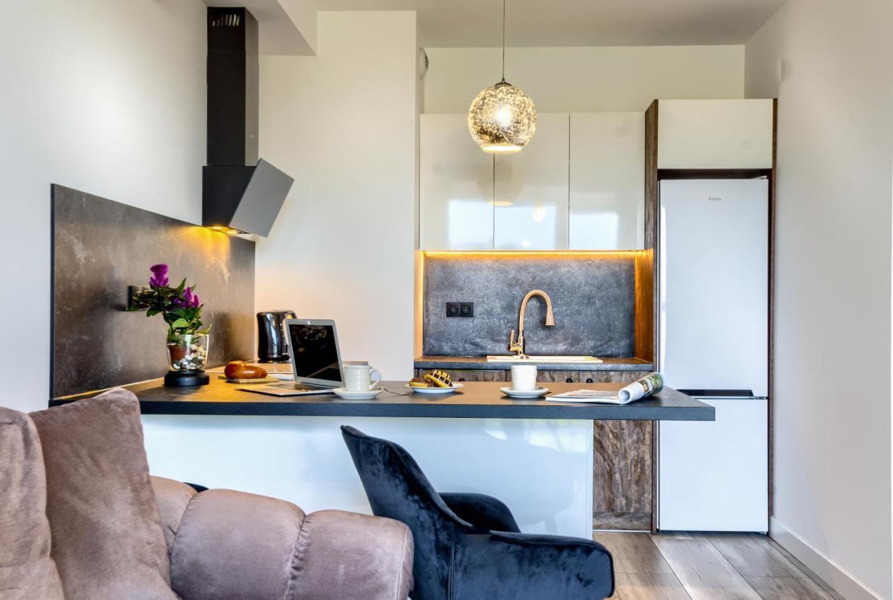 Wola Luxury Stay Varsovie Extérieur photo