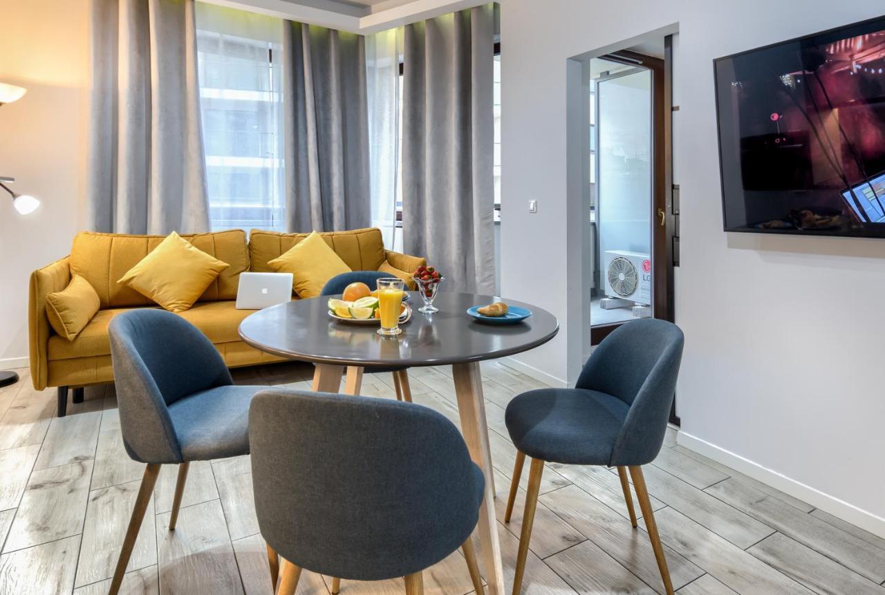 Wola Luxury Stay Varsovie Extérieur photo