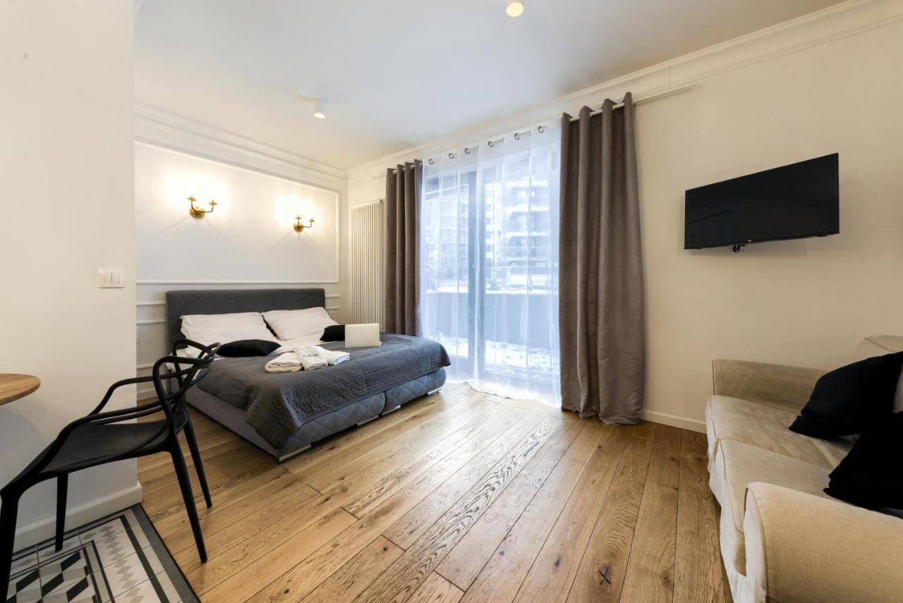Wola Luxury Stay Varsovie Extérieur photo