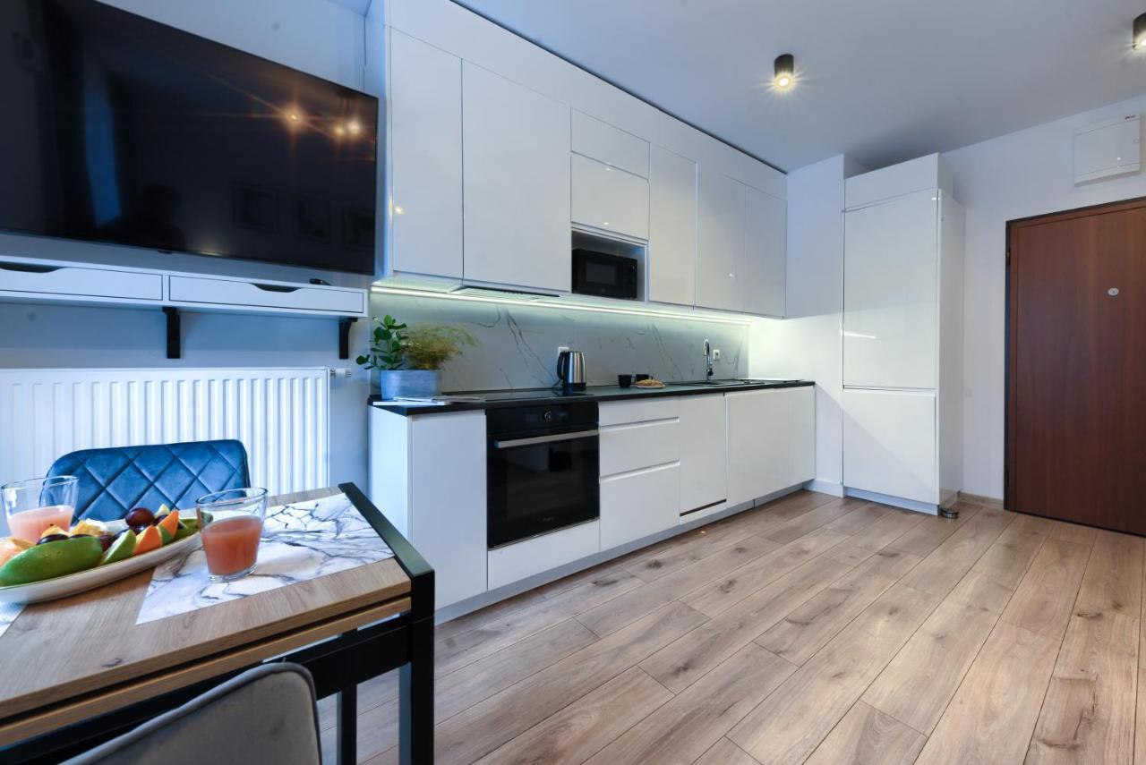 Wola Luxury Stay Varsovie Extérieur photo