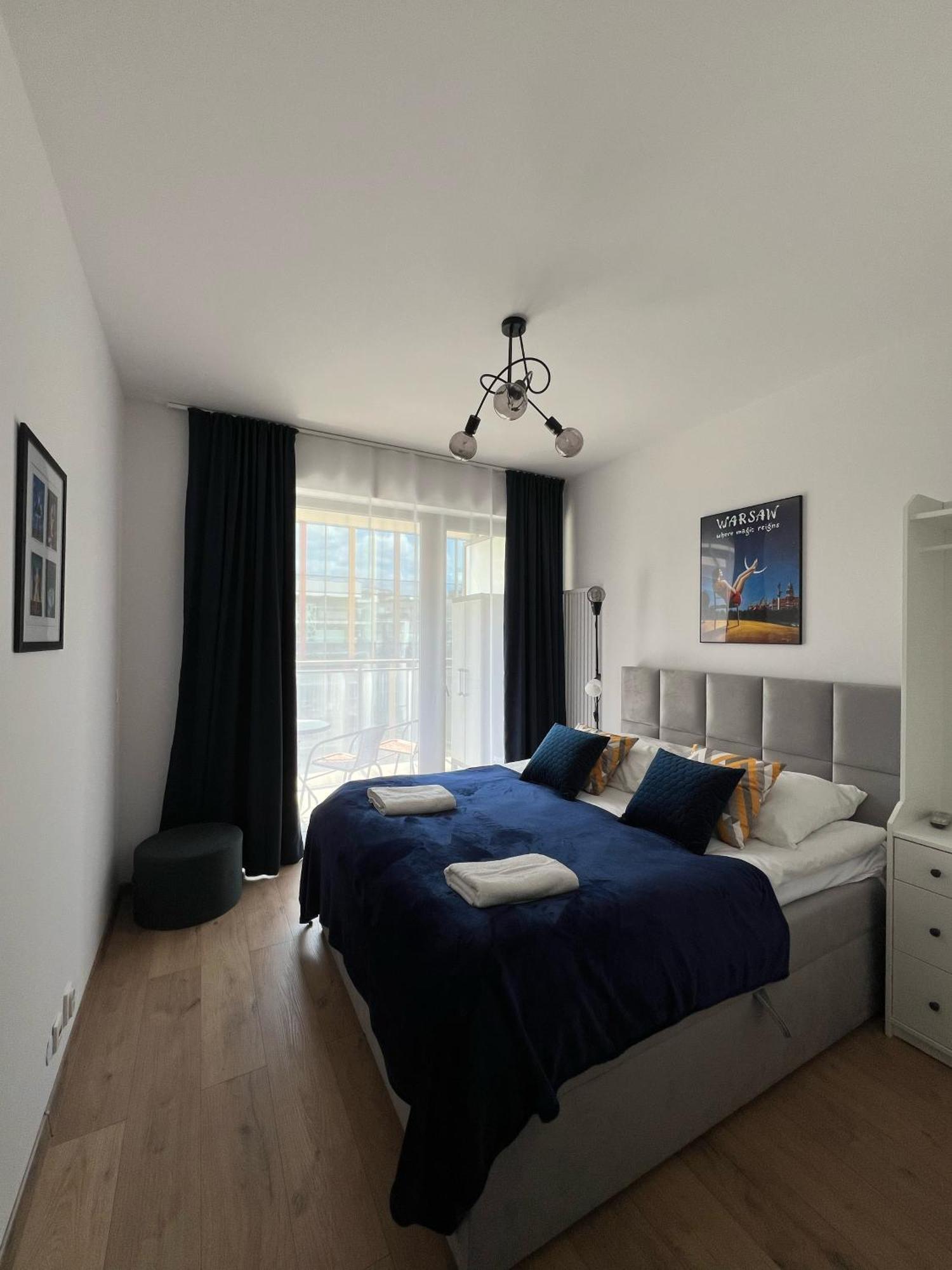 Wola Luxury Stay Varsovie Extérieur photo